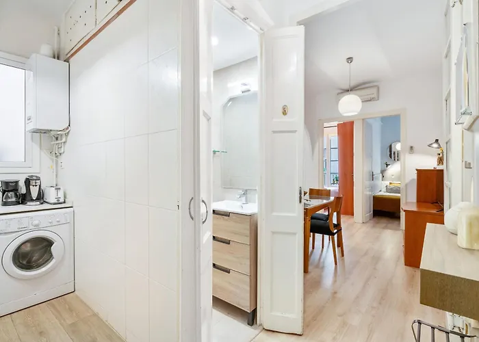Whisper-quiet 2br Near Sagrada *