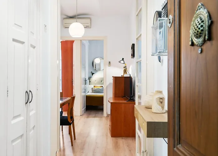 Whisper-quiet 2br Near Sagrada *