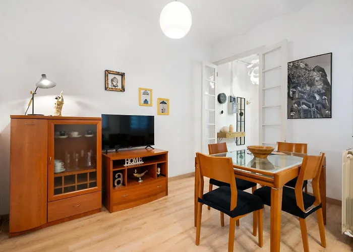 Whisper-quiet 2br Near Sagrada Διαμέρισμα