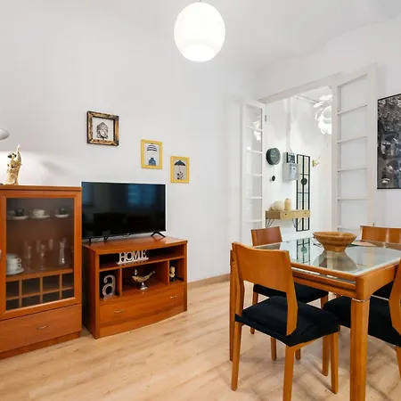 Whisper-quiet 2br Near Sagrada Apartmán